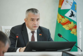 Ресурсов у всех достаточно: на губернаторской планерке обсудили готовность животноводческих помещений региона к зимне-стойловому периоду