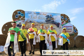 В районе есть первый двухтысячник на уборочной-2025! И первых два семейных экипажа-тысячника. Все – из ОАО «Велетин Агро»