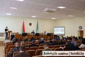 В Хойниках прошла еженедельная планёрка, которую провёл глава района Дмитрий Шпиганович