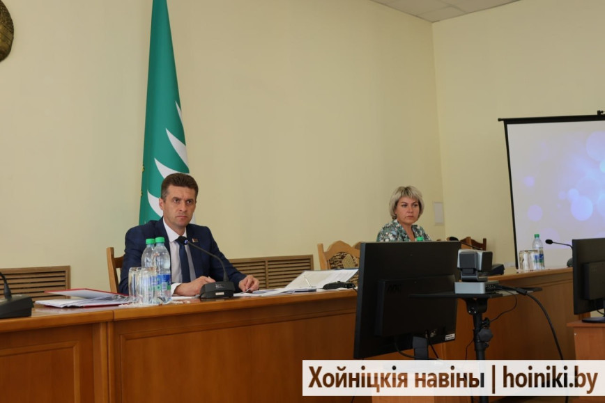На еженедельной планёрке у председателя райисполкома Дмитрия Шпигановича обсудили актуальные вопросы