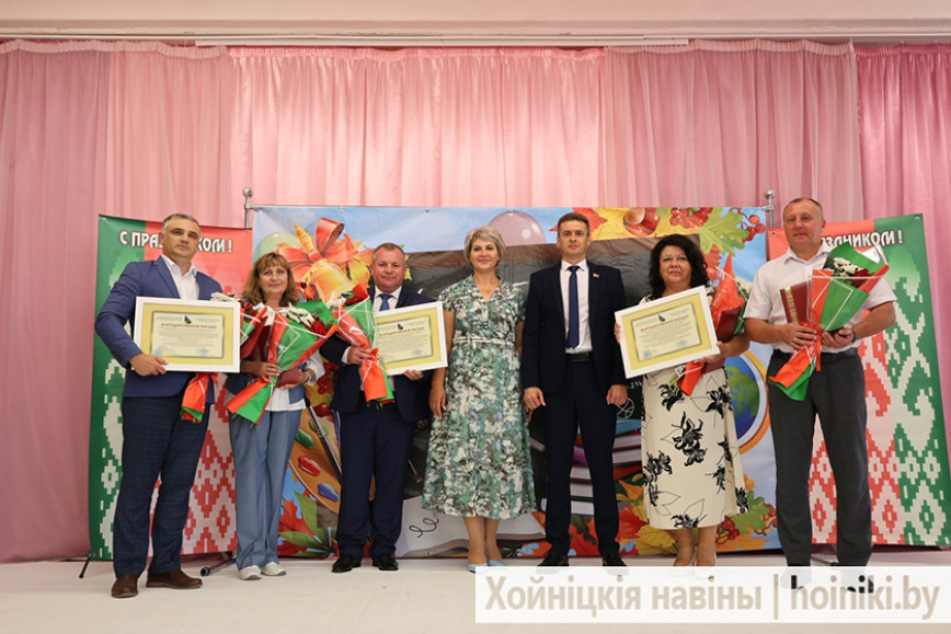 Всё благодаря вам! В Хойниках чествовали строителей, задействованных на возведении бассейна
